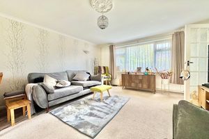 Lounge Diner- click for photo gallery